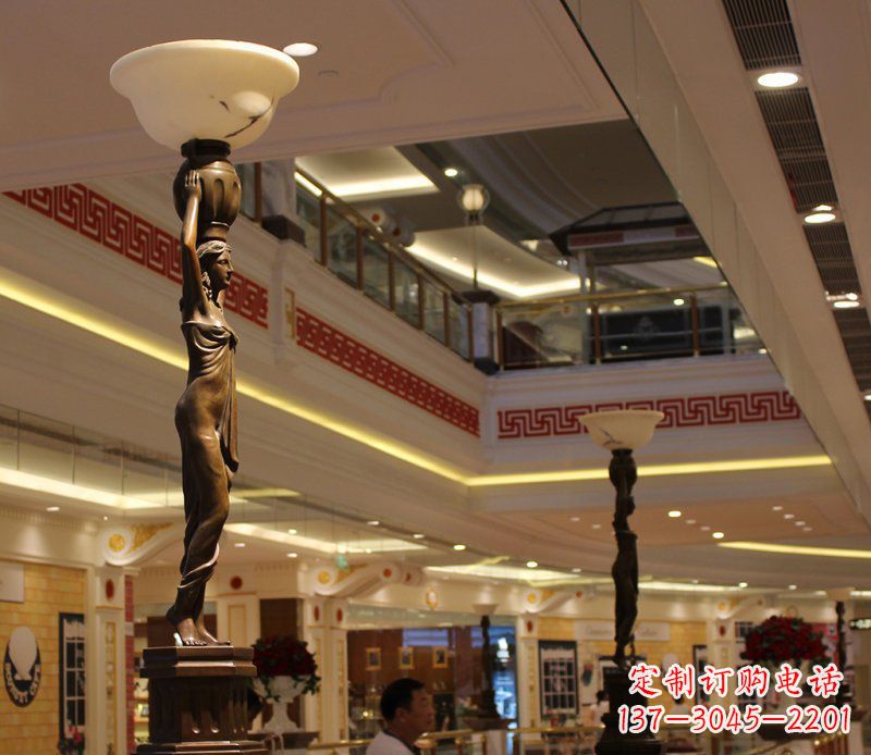 山西高端玻璃钢仿铜雕塑——女人雕塑