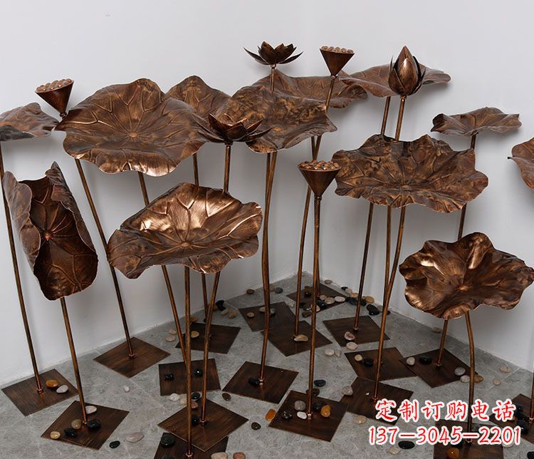 山西锻铜荷花景观雕塑