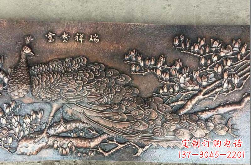 山西精美锻铜孔雀雕塑