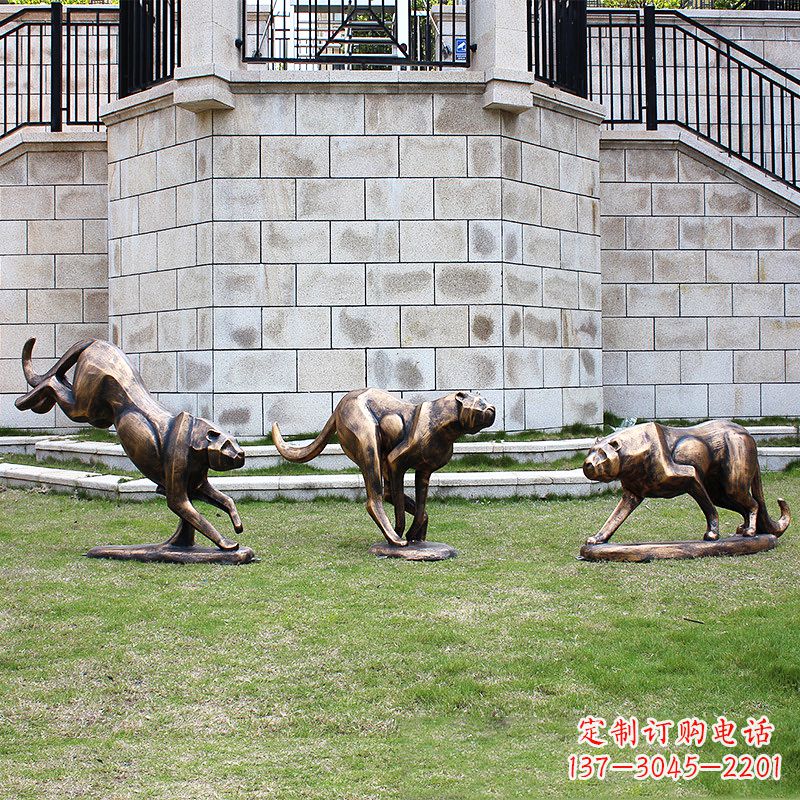 山西仿铜金钱豹抽象玻璃钢雕塑-公园园林草坪动物摆件