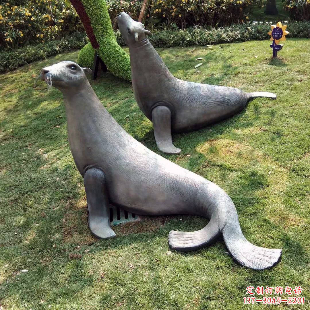 山西仿真海豹玻璃钢雕塑-公园园林草坪动物雕塑摆件
