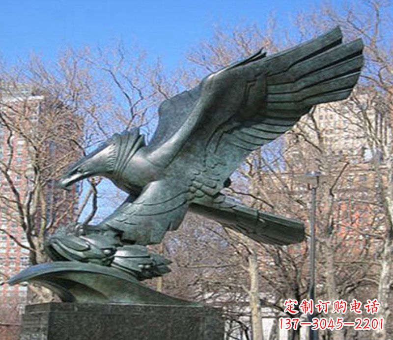 山西飞鹰石雕动物景观雕塑
