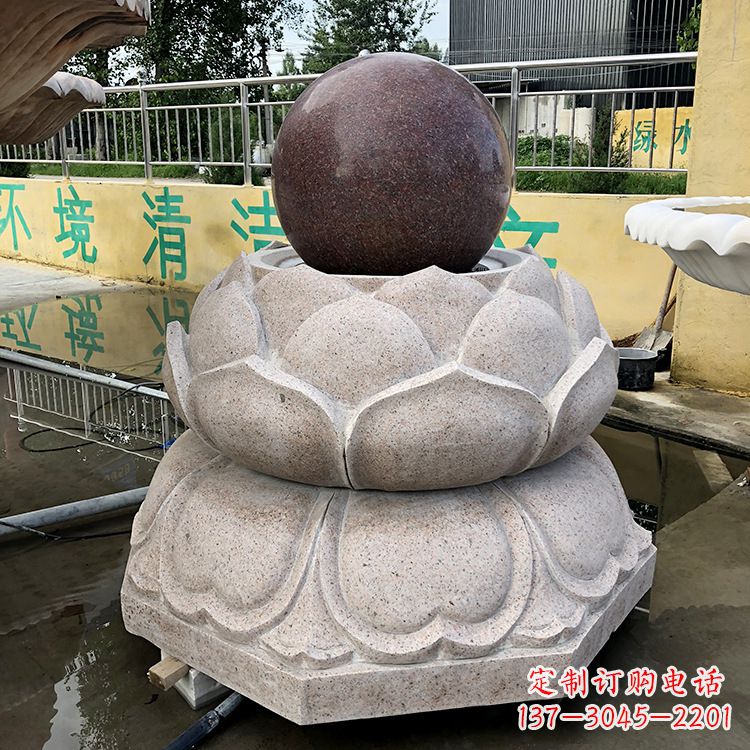 山西金色彩绘风水球雕塑