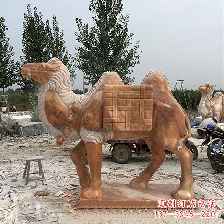 山西负重骆驼雕塑—晚霞之红