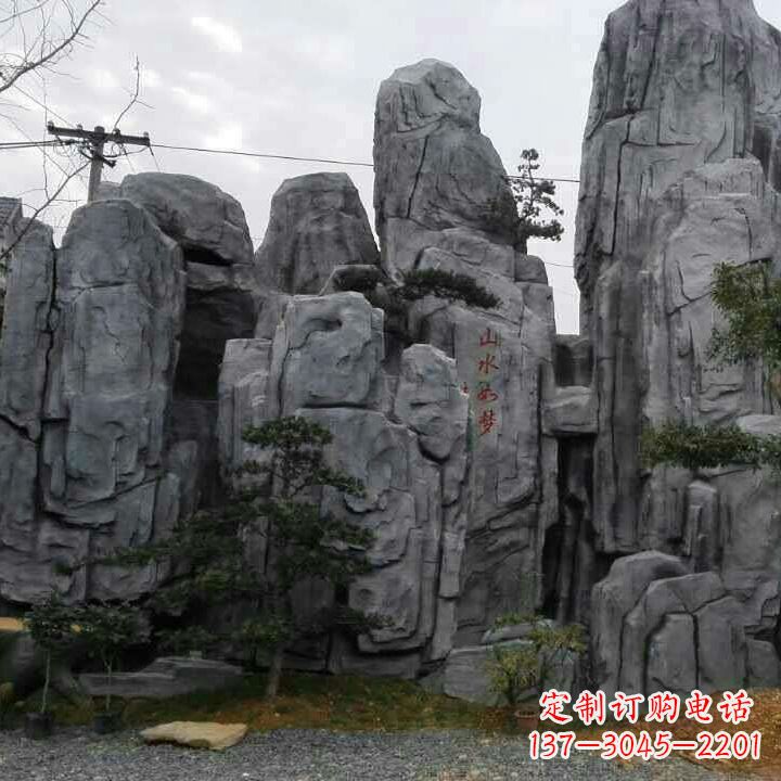 山西GRC塑石假山雕塑--营造一片芳草如茵的大自然风景