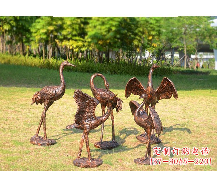 山西仿铜钢玻璃摇头仙鹤雕塑