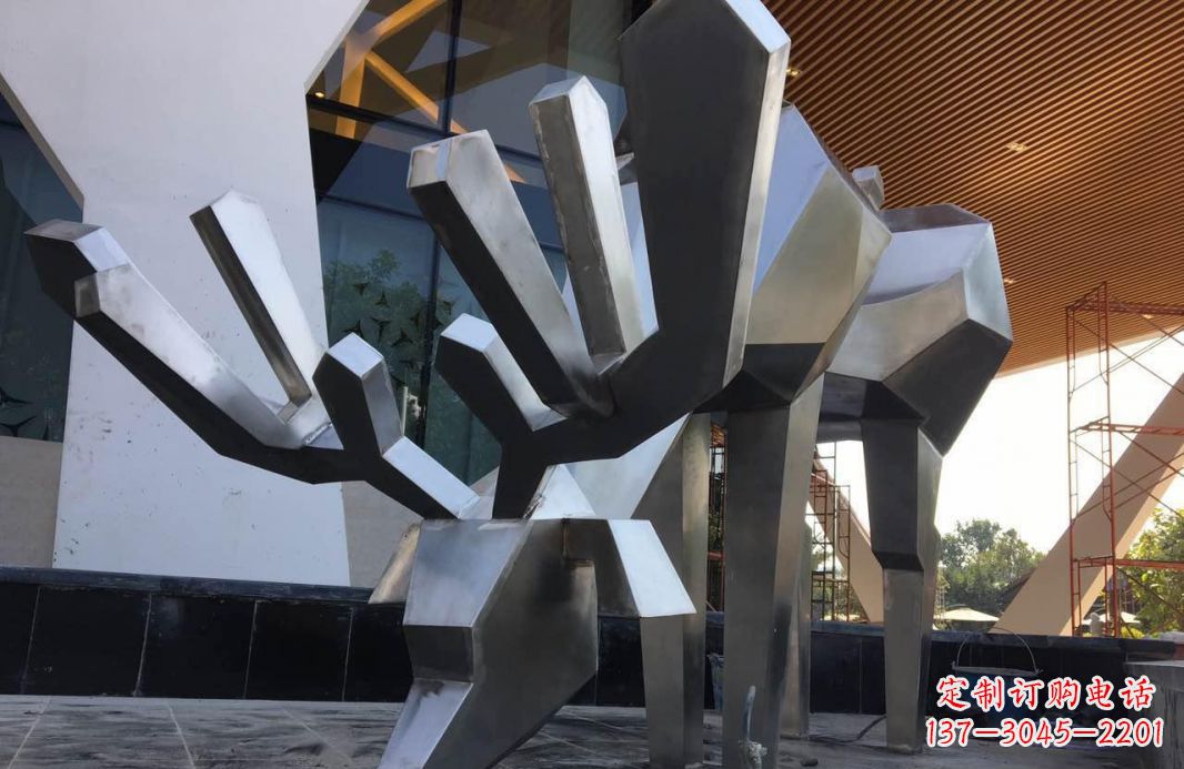 山西公园不锈钢大型抽象驯鹿雕塑