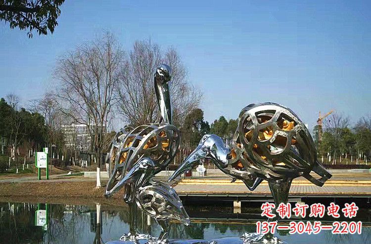 山西手工制作的可爱丹顶鹤雕塑