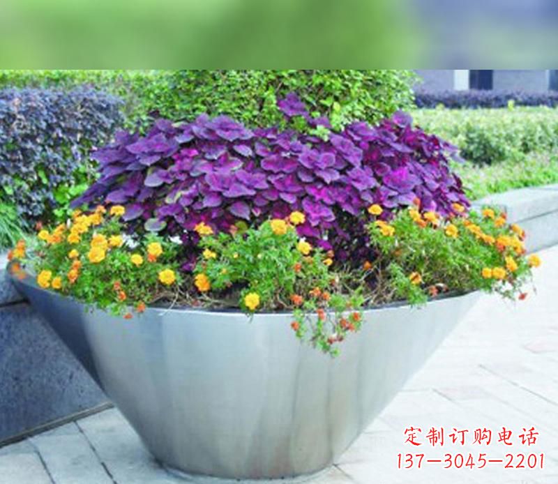 山西中领雕塑精致无比的花盆雕塑