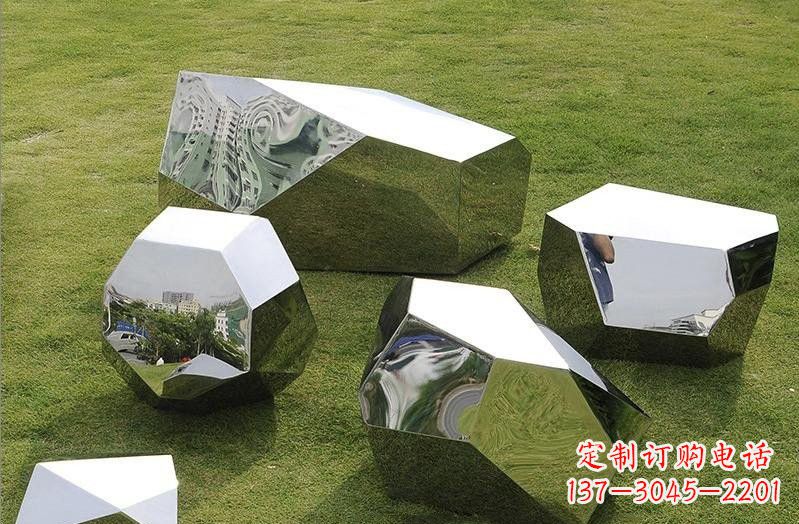 山西精美不锈钢鹅卵石几何雕塑