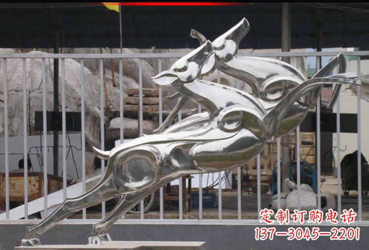 山西梅花鹿不锈钢高光大型雕塑