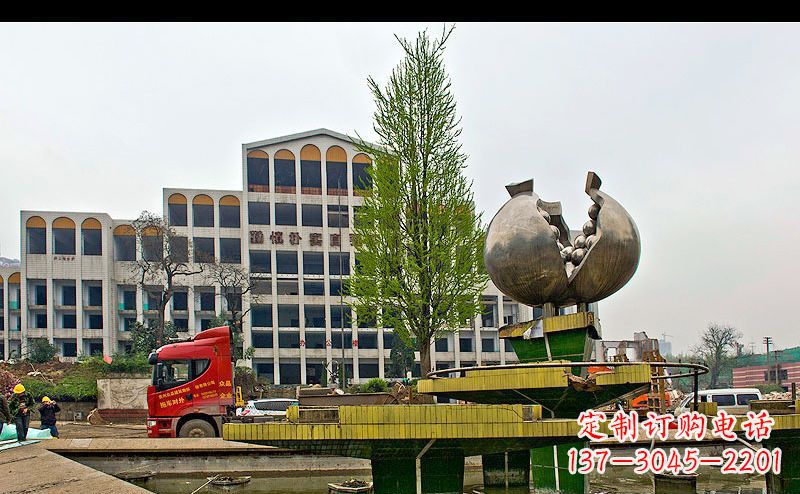 山西精美不锈钢石榴景观雕塑