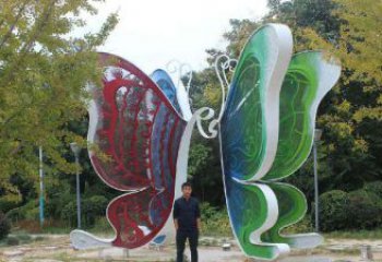 山西 以抽象彩色创作的蝴蝶雕塑