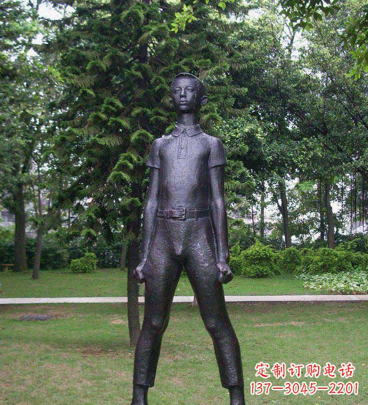 山西公园插兜的男孩人物铜雕