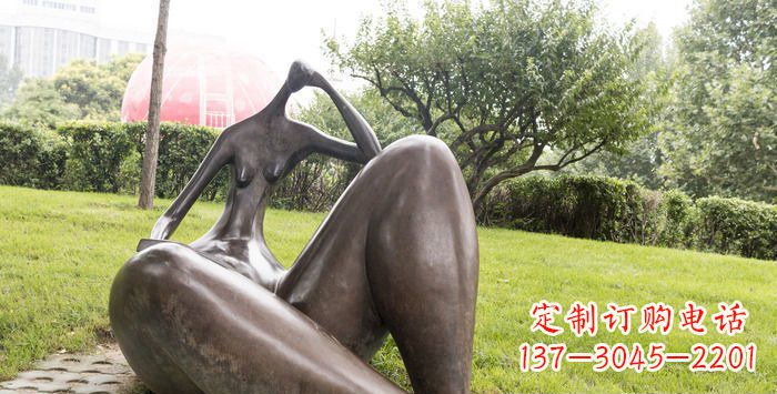 山西公园抽象女人景观铜雕