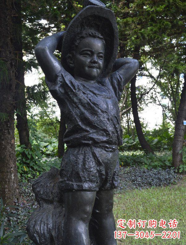 山西公园戴草帽的小男孩人物铜雕