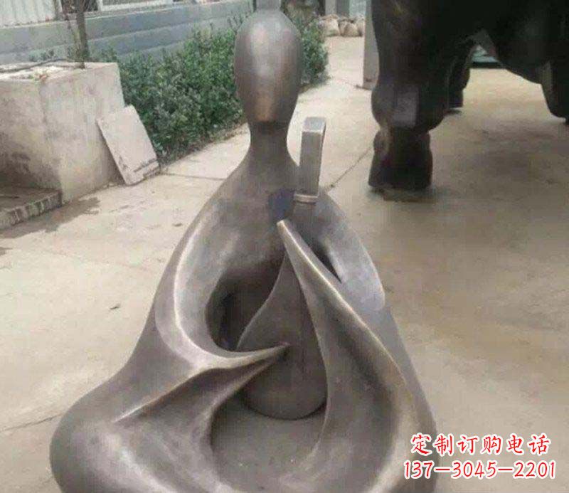 山西抽象景观弹琵琶铜雕