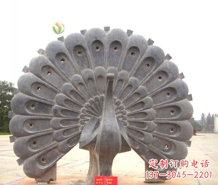 山西公园动物孔雀开屏石雕