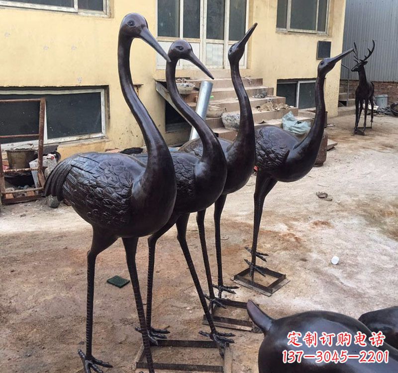 山西公园动物铜雕丹顶鹤