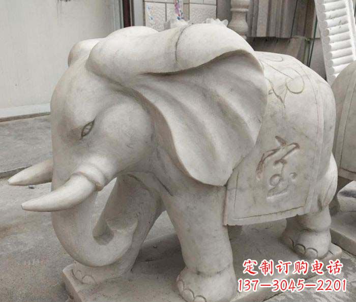 山西公园动物招财大象石雕