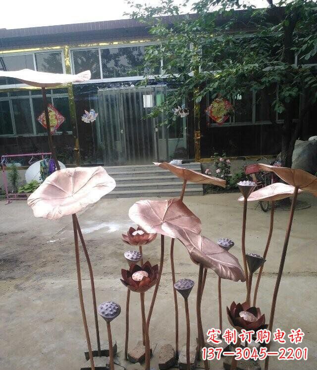 山西精美锻铜荷叶雕塑
