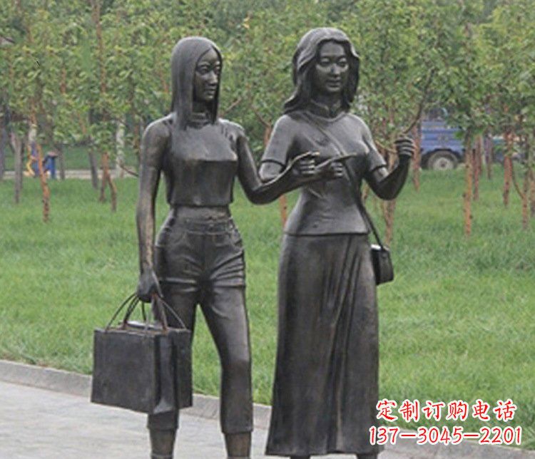 山西艺术精品铜雕——公园逛街女性人物铜雕塑