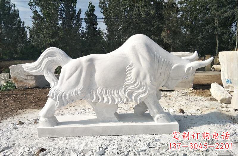 山西汉白玉款式多变的牛石雕塑