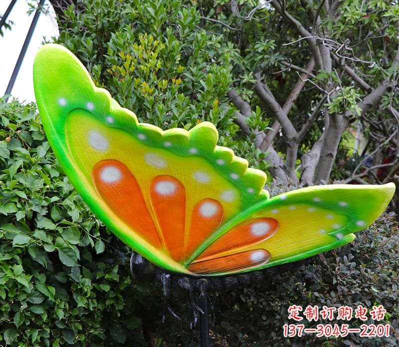 山西公园花园草坪彩绘动物玻璃钢仿真蝴蝶雕塑