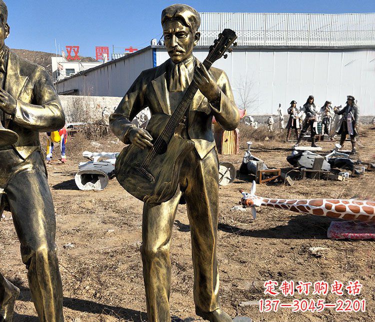 山西玩乐无穷的吉他雕塑