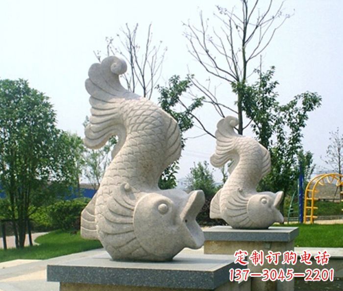 山西自然美妙的鲤鱼石雕