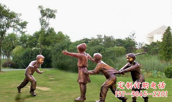 山西风格多变的老鹰雕塑
