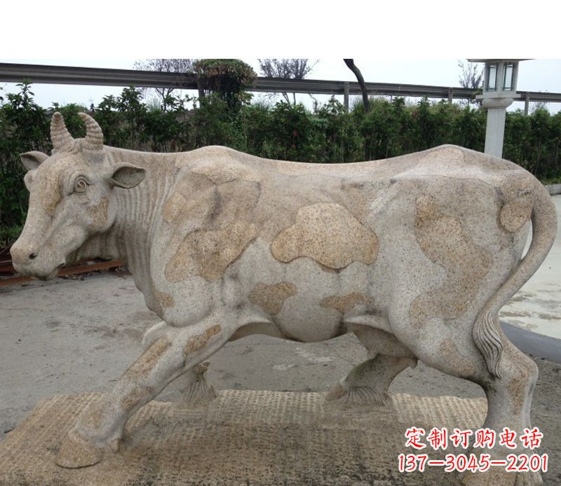 山西中领雕塑精美绝伦的奶牛石雕