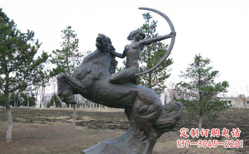 山西公园骑马女人射箭铜雕