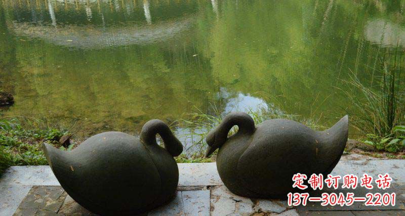 山西高雅优美的天鹅铜雕