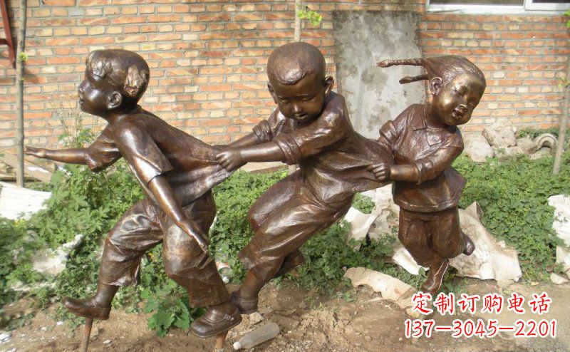 山西铜雕老鹰—勇捕小鸡的动态展示