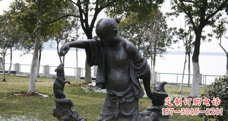 山西铜质高端松鼠雕塑