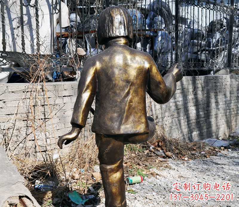 山西纯正艺术——公园小女孩踢毽子铜雕