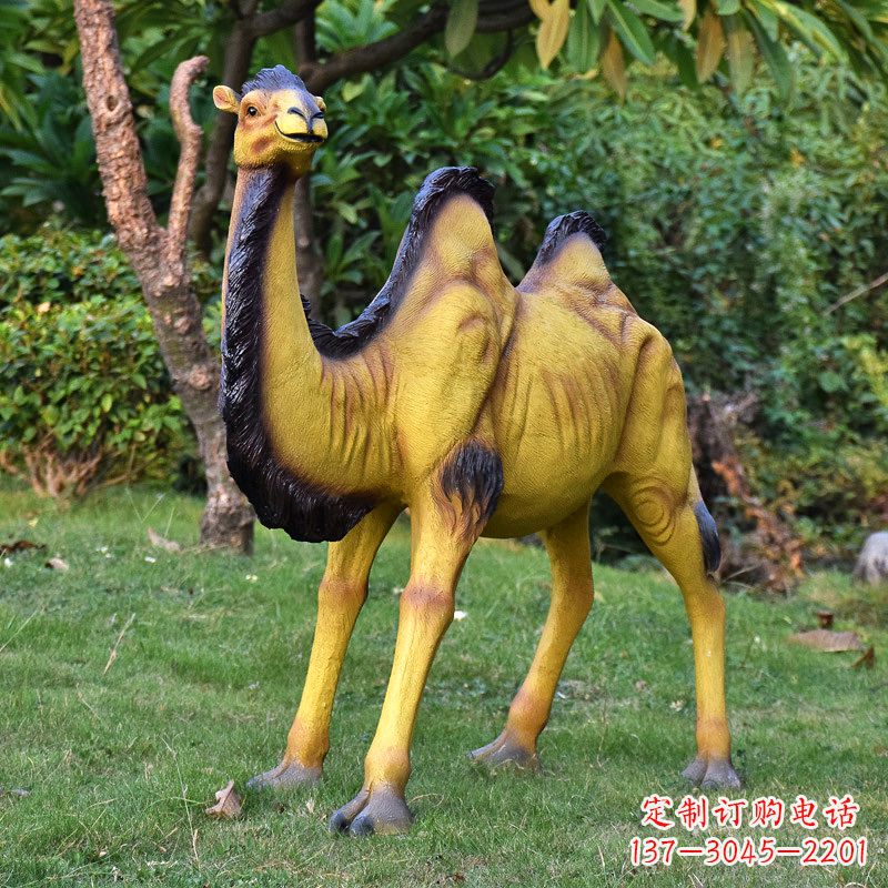 山西公园园林仿真站立的骆驼雕塑