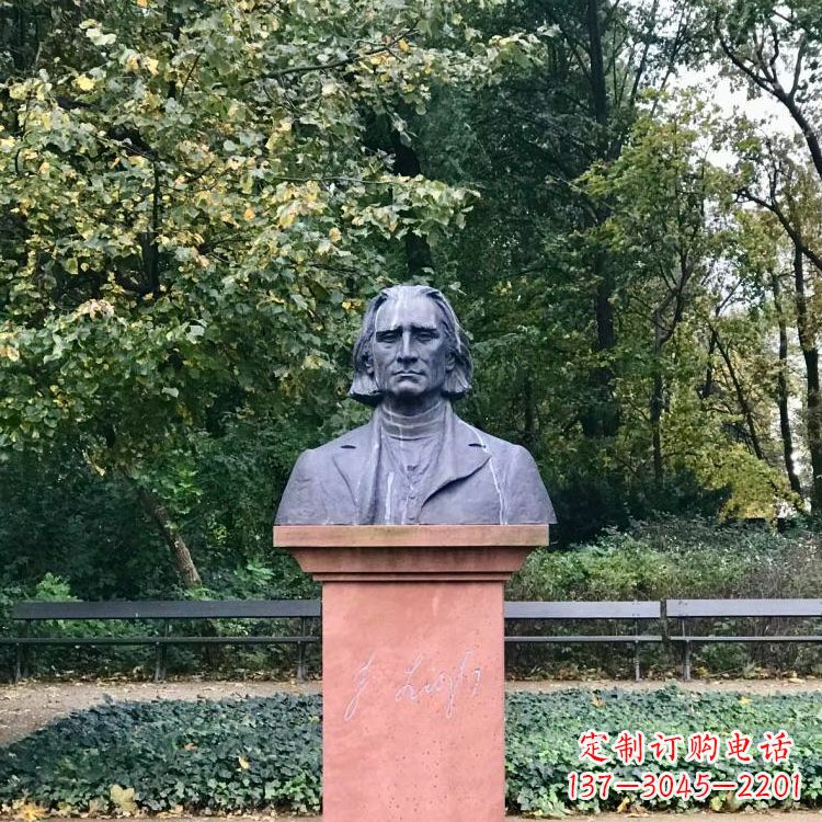 山西钢琴音乐家肖邦的经典雕塑