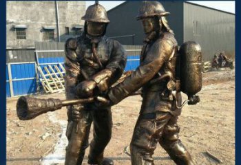 山西以消防员为原型的铜雕塑
