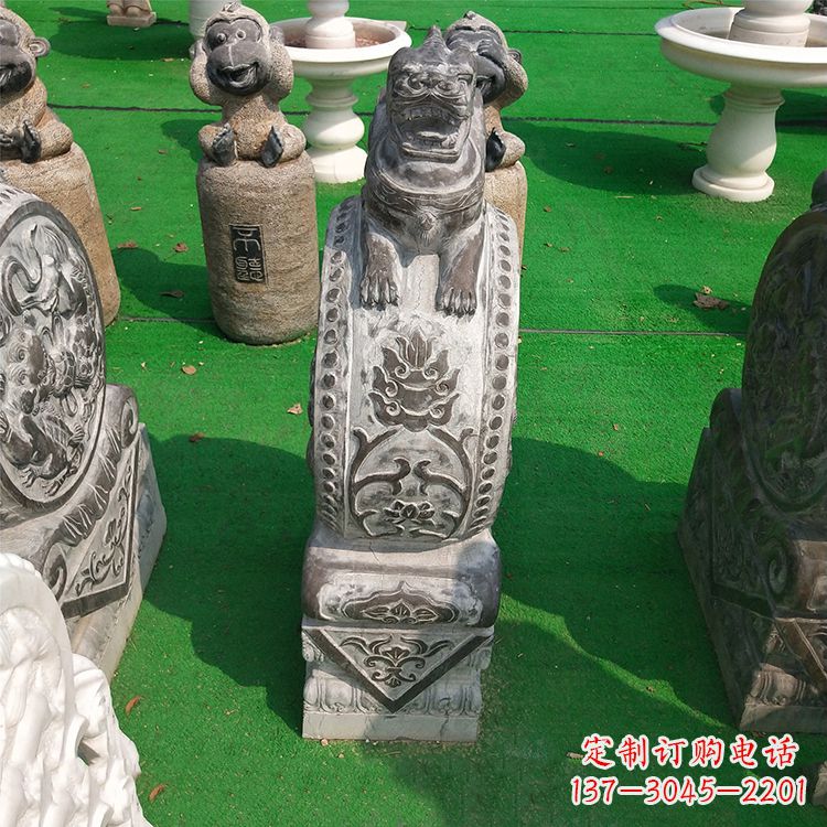 山西古代石雕狮子门墩雕塑