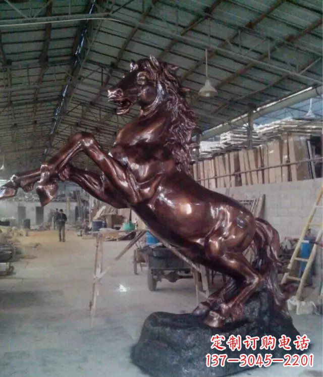 山西广场奔马铜雕