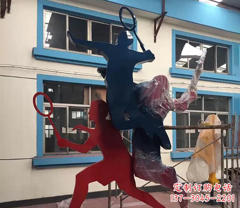 山西广场不锈钢打羽毛球雕塑2