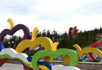 山西广场艺术：不锈钢抽象彩色苹果雕塑