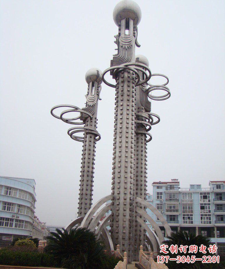 山西广场不锈钢龙柱雕塑