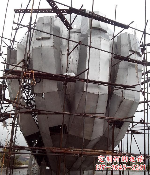 山西展现独特审美：不锈钢蟠桃大型景观雕塑
