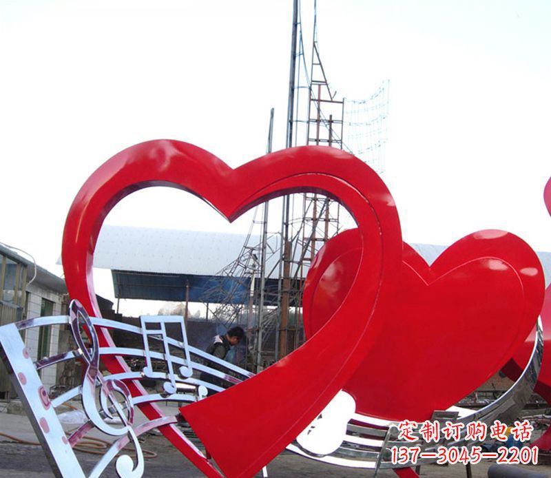 山西中领雕塑:音符桃心景观雕塑,给你的生活带去美妙的旋律