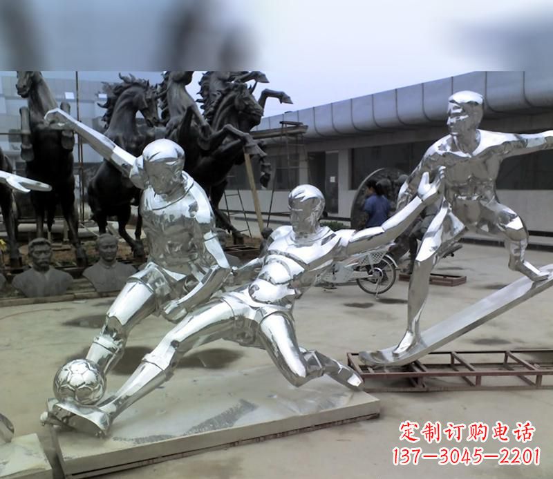 山西中领雕塑定制的不锈钢足球运动雕塑