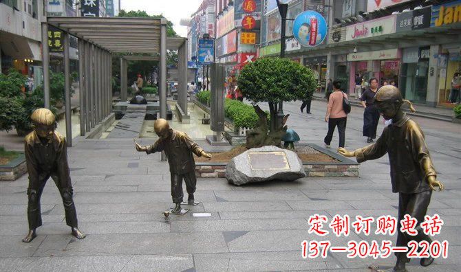 山西中领雕塑:陀螺小品人物铜雕