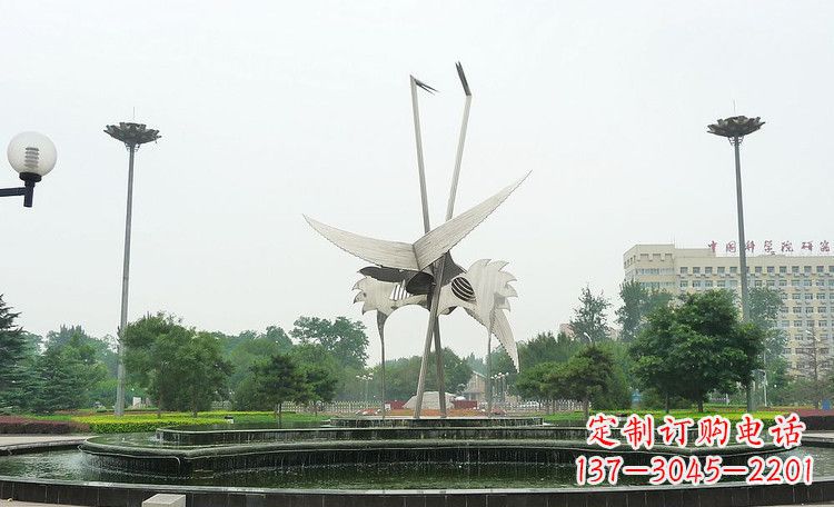 山西极致之美,仙鹤雕塑展示现代精致生活